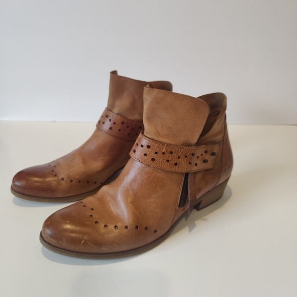 Paul Green Shoes - Paul Green Women's Denice Ankle Western Boot
